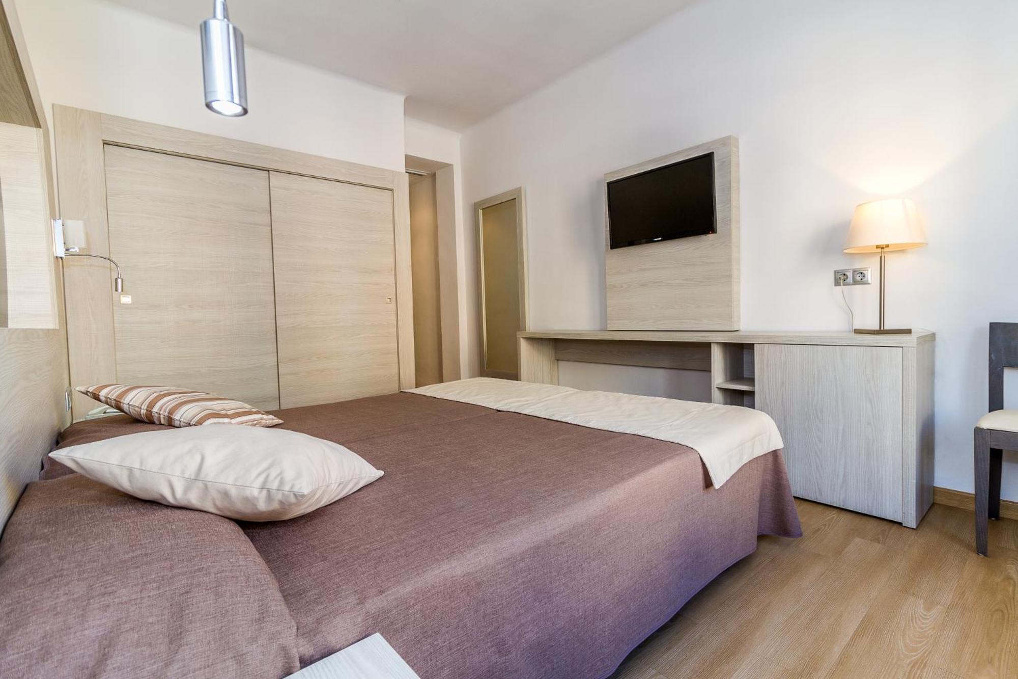 Twin Room,1272304345:JPEG